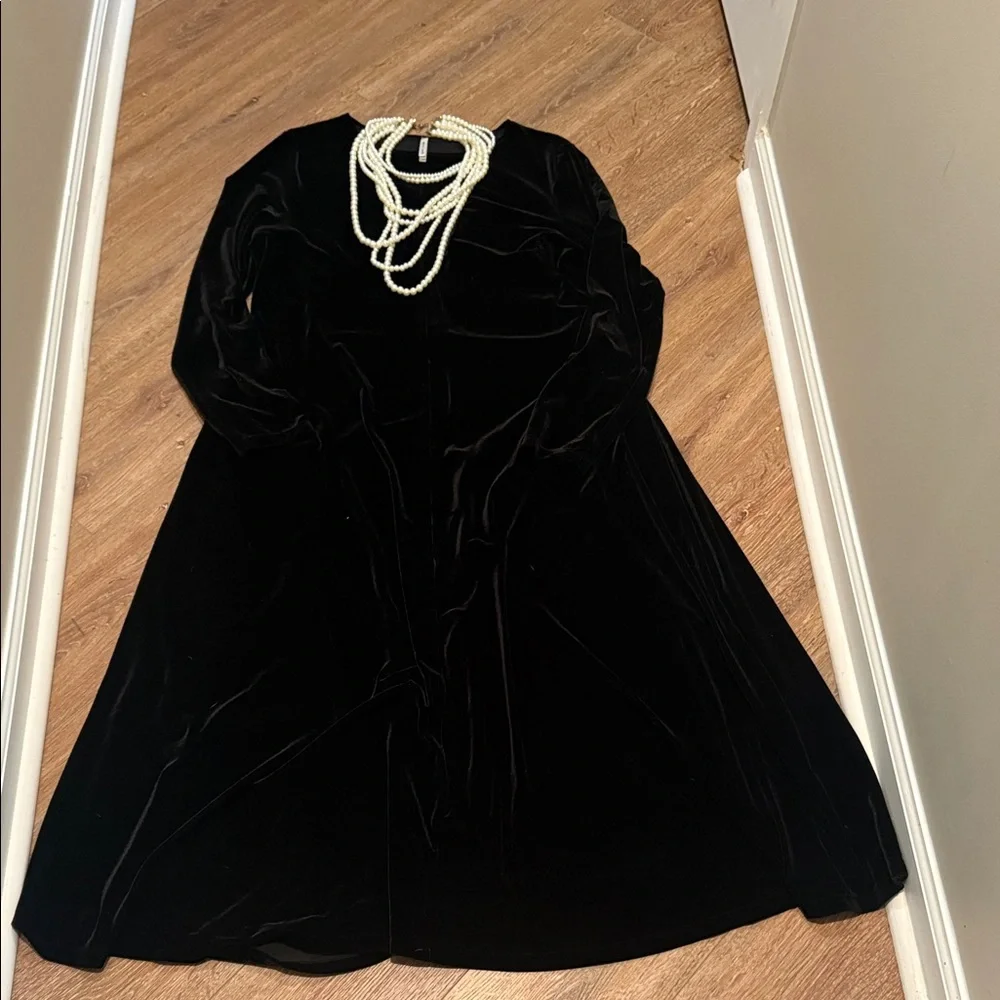 3/$20 Elegant Black Velvet Midi Dress XL - Picture 1 of 3